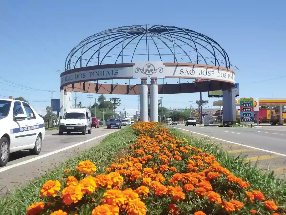 Profissionais em São José dos Pinhais, PR — serviços para casas, empresas e indústria